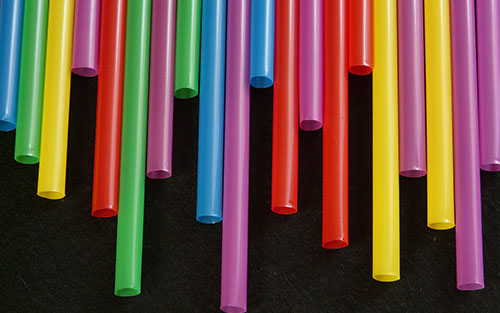Indoor games and activities with straws for family and friends